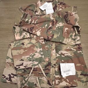 U.S. Army Camouflage Uniform Set